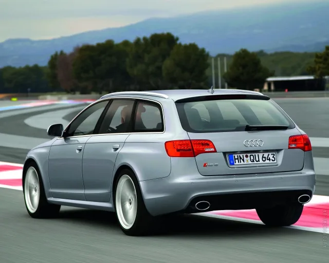 Audi RS6 Avant 2009 універсал — 15