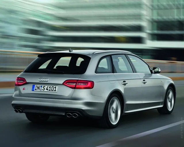 Audi S4 Avant 2012 station wagon — 13