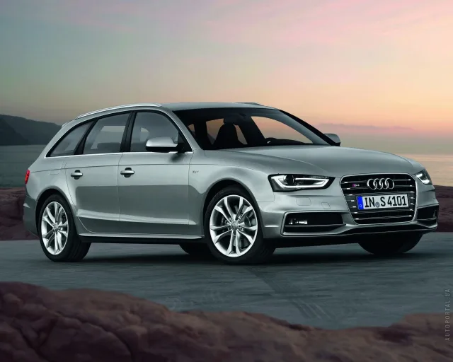 Audi S4 Avant 2012 station wagon — 22
