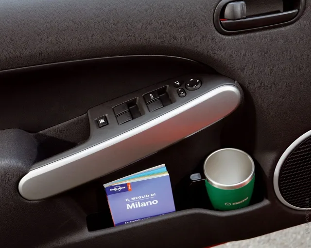 Mazda 2 2007 hatchback — 6