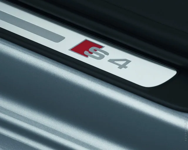 Audi S4 Avant 2012 station wagon — 4