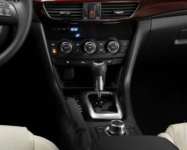 Mazda 6 2.2D AT STYLE+ — 7
