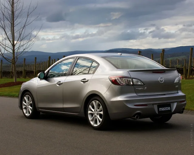 Mazda 3 2009 седан — 16
