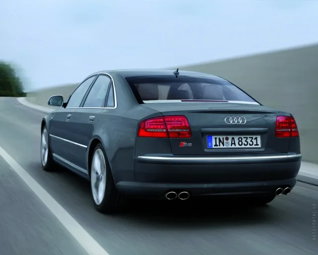 Audi S8 2007 седан — 10
