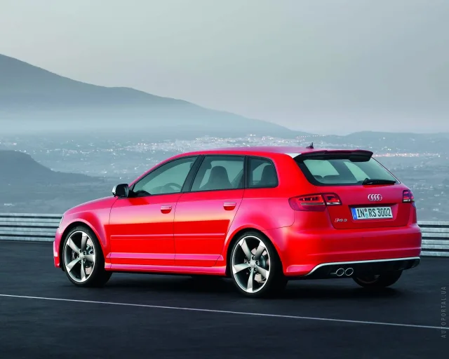 Audi RS3 Sportback 2010 (Ауди РС3 Спортбэк) хэтчбек — 16