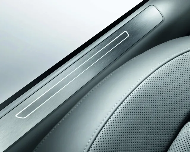 Audi A8 2010 седан — 21