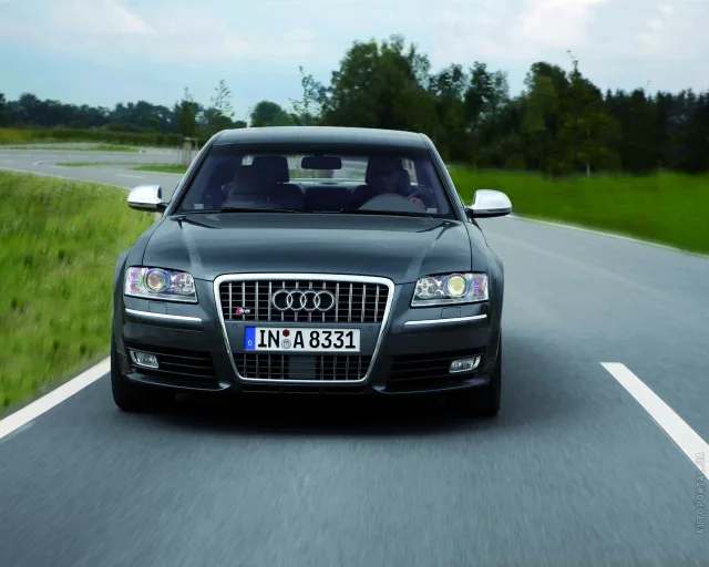 Audi S8 2007 седан — 8