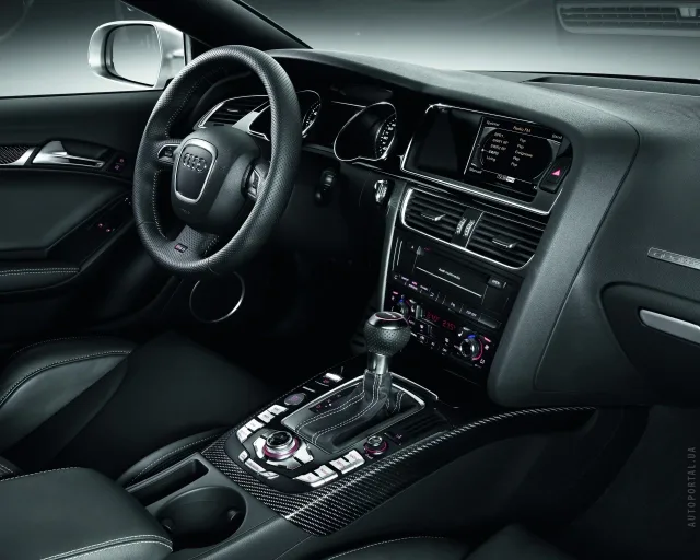 Audi RS5 2009 купе — 9
