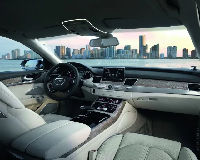 Audi A8 2010 седан — 10