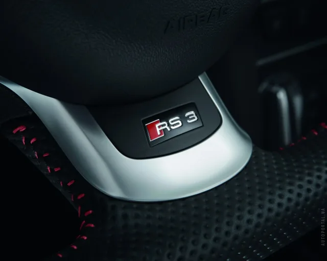 Audi RS3 Sportback 2010 (Ауди РС3 Спортбэк) хэтчбек — 2