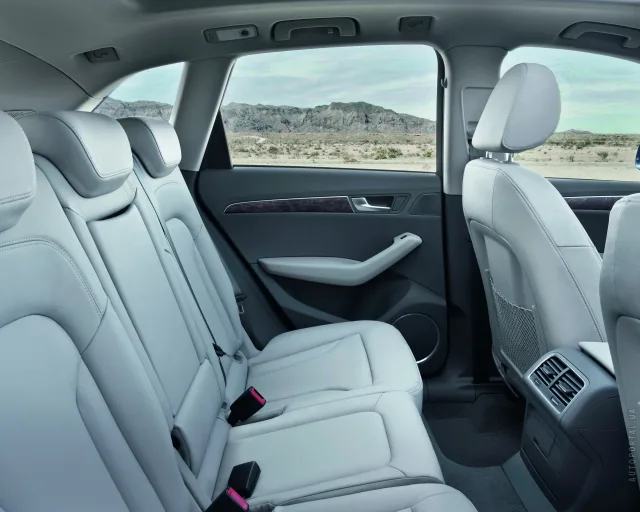 Audi Q5 2008 кросовер — 15