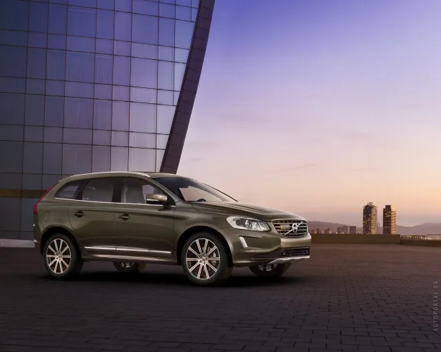Volvo XC60 2013 crossover — 5