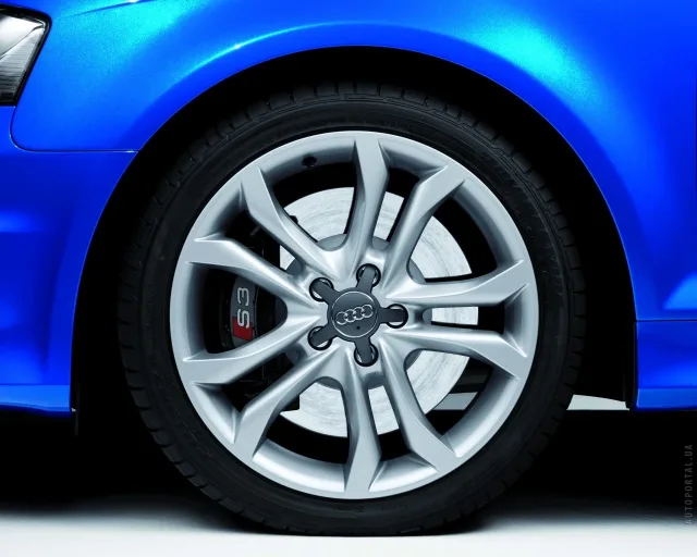 Audi S3 Sportback 2012 хетчбек — 21