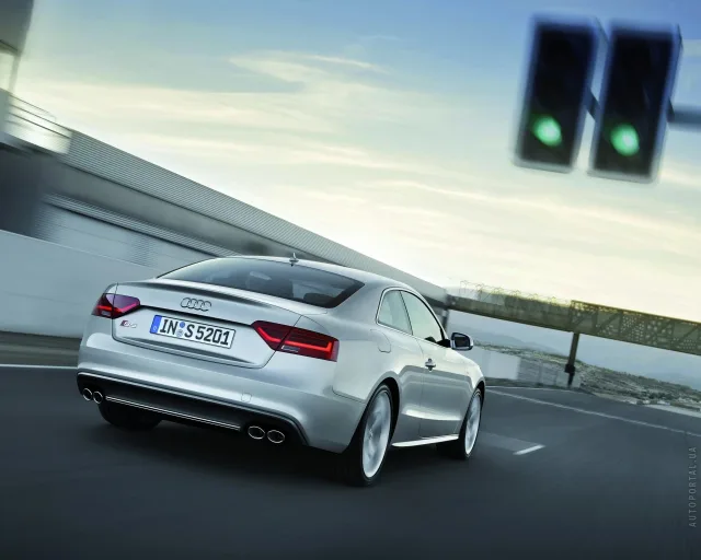 Audi S5 2012 купе — 11