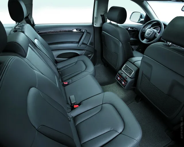 Audi Q7 2006 кросовер — 5