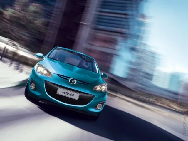 Mazda 2 2010 хетчбек — 9