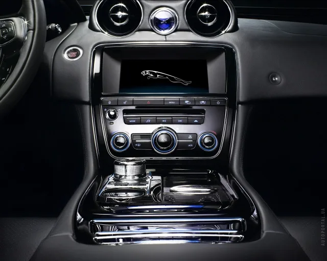 Jaguar XJ (Ягуар Икс Джей) седан — 2