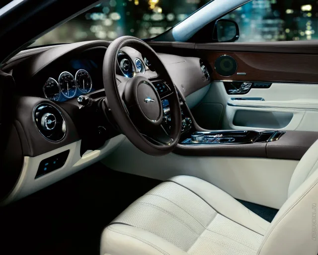Jaguar XJ (Ягуар Икс Джей) седан — 10