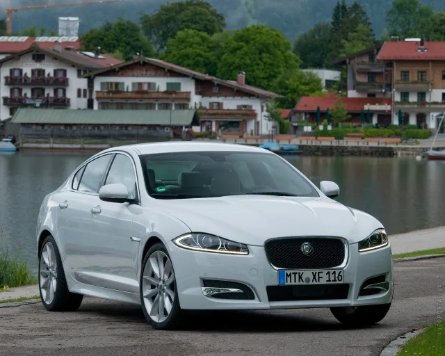 Jaguar XF 3.0D AT — 22