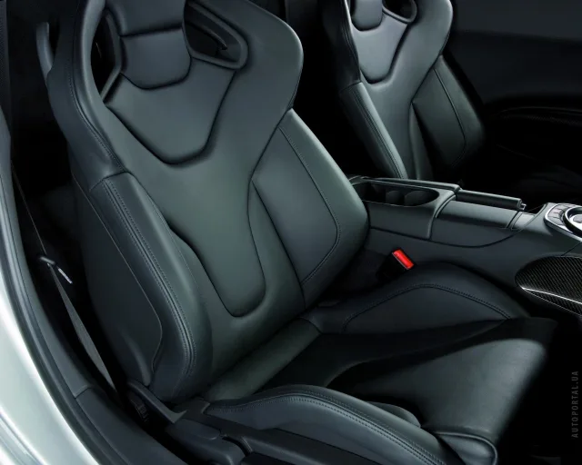 Audi R8 2007 sports car — 7
