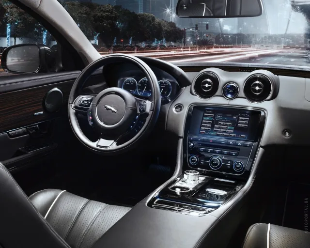 Jaguar XJ (Ягуар Икс Джей) седан — 9