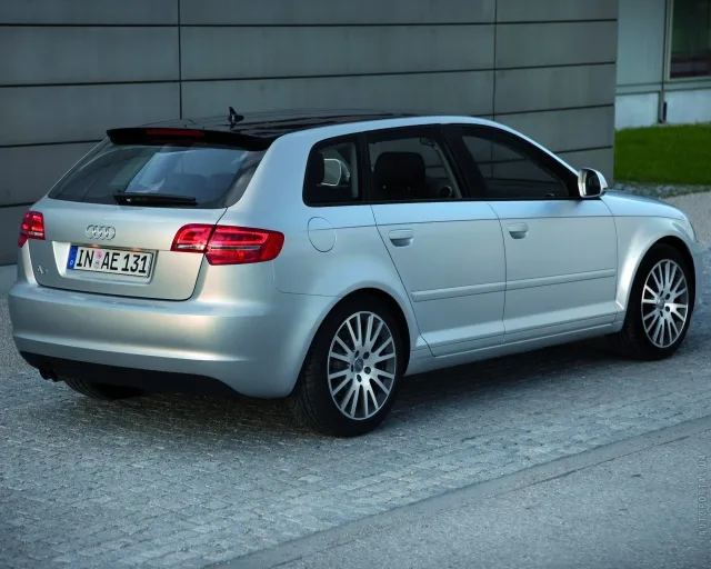 Audi A3 Sportback 2009 5-дверний хетчбек — 18