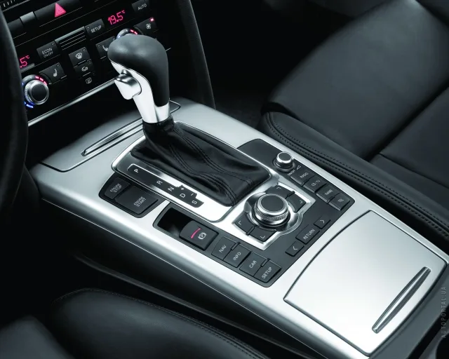 Audi S6 5.2 AT — 2