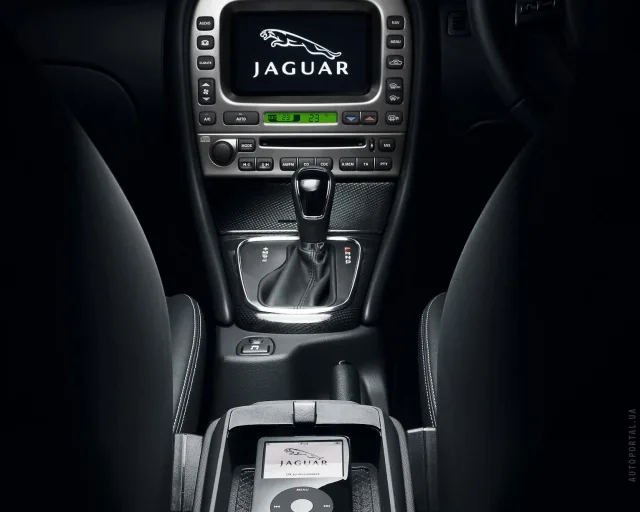 Jaguar X-Type седан — 6