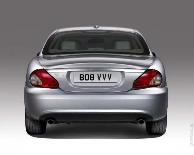 Jaguar X-Type седан — 13