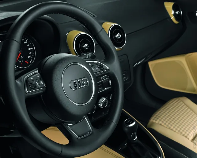 Audi A1 2011 (Ауди А1) хэтчбек — 3