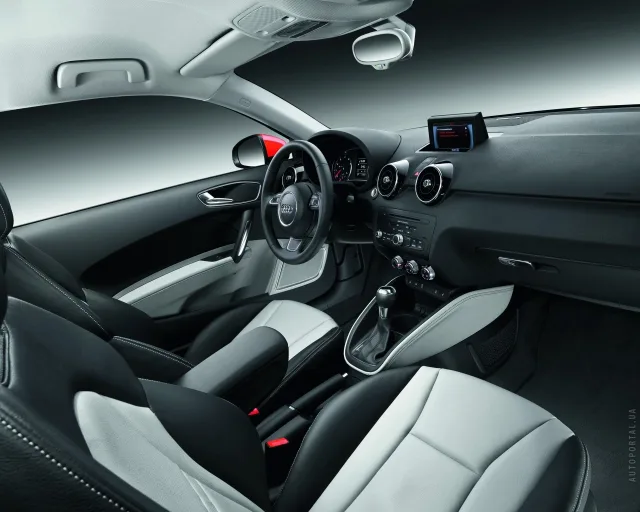 Audi A1 2011 (Ауди А1) хэтчбек — 11