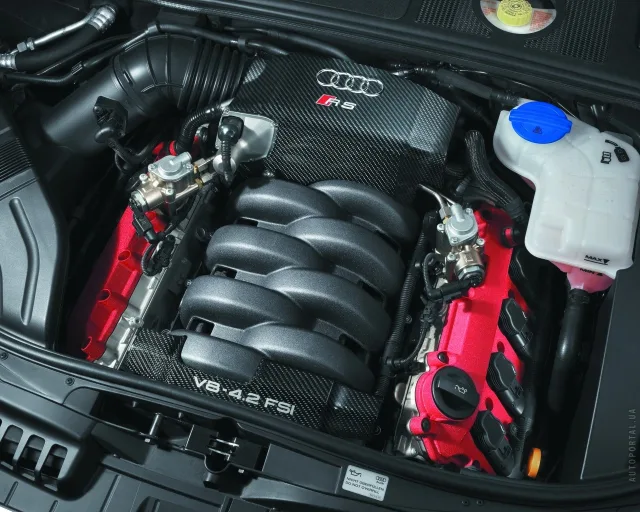 Audi RS4 седан — 4