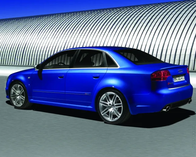 Audi RS4 седан — 12