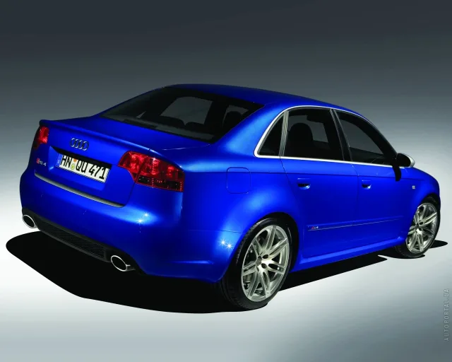 Audi RS4 седан — 9