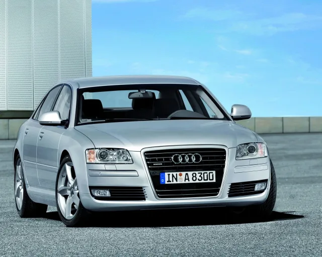 Audi A8 4,2 quattro — 7