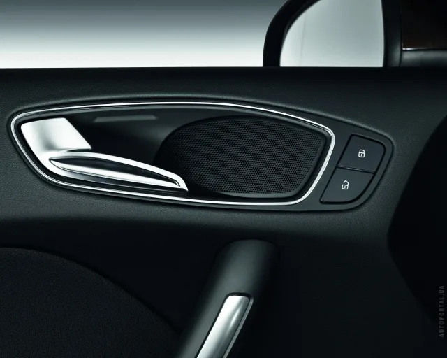 Audi A1 2011 (Ауди А1) хэтчбек — 18