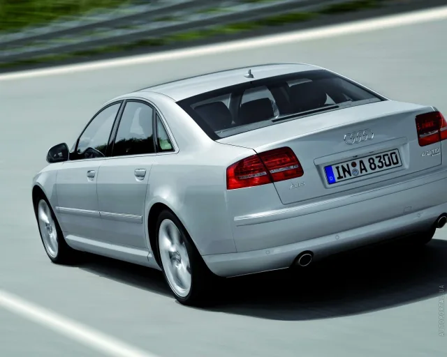 Audi A8 4,2 quattro — 23