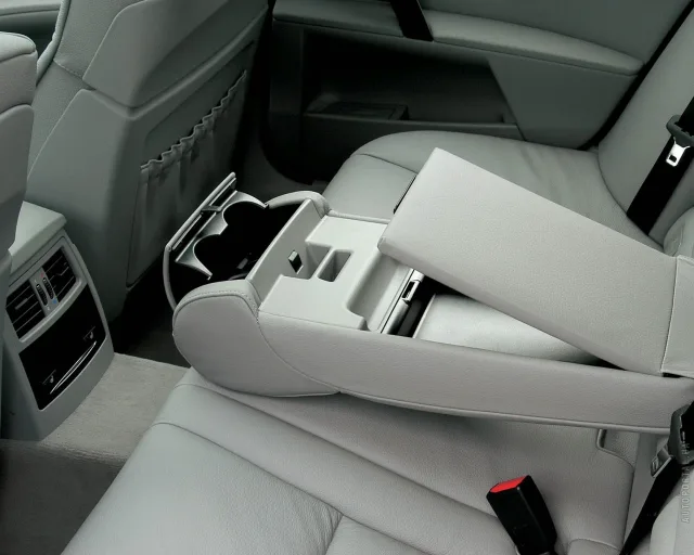 BMW 5 Series Touring E60 (БМВ 5 Серии Туринг) универсал — 7
