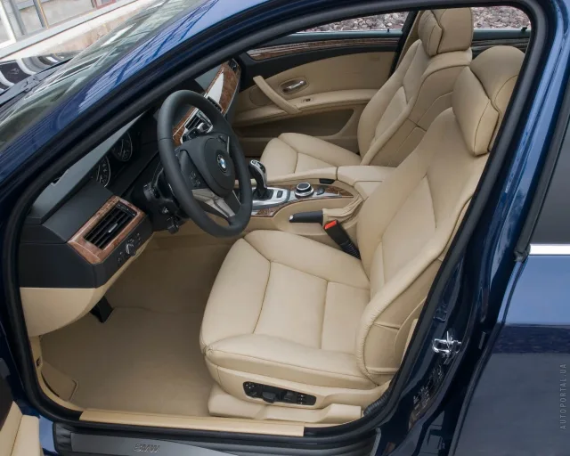 BMW 5 Series Touring E60 (БМВ 5 Серии Туринг) универсал — 15