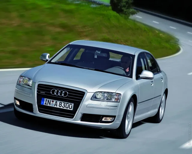 Audi A8 4,2 quattro — 24