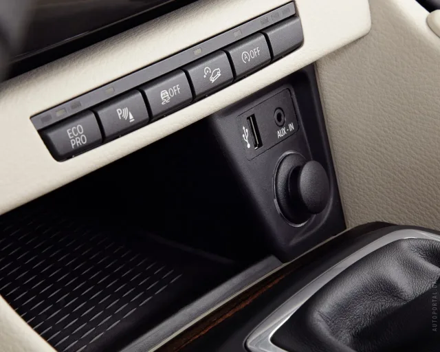 BMW X1 2012 кросовер — 15