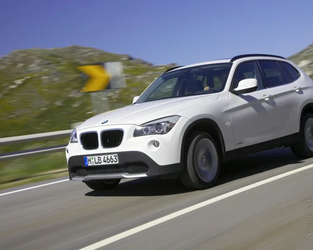 BMW X1 xDrive2.0i MT — 10