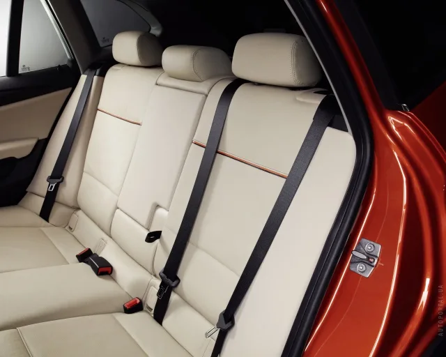 BMW X1 2012 кросовер — 14