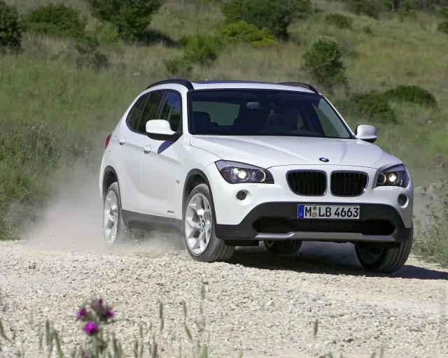 BMW X1 xDrive2.0i MT — 25