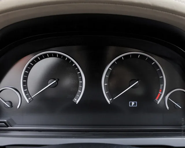 BMW 730d AT — 12