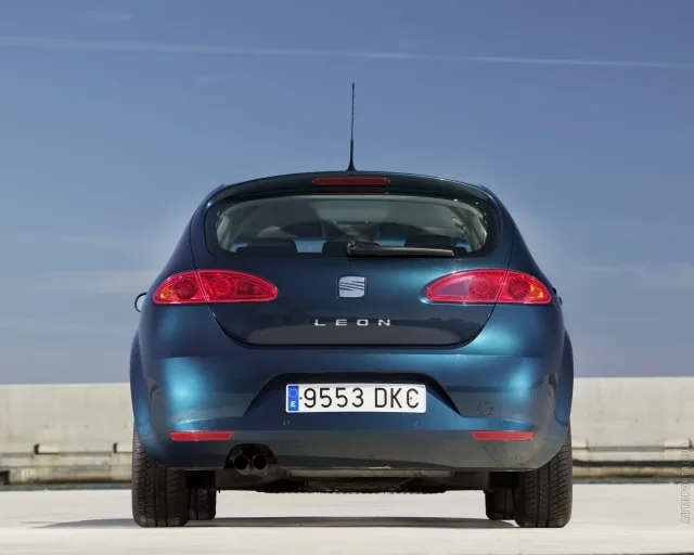 SEAT Leon 2005 hatchback — 22