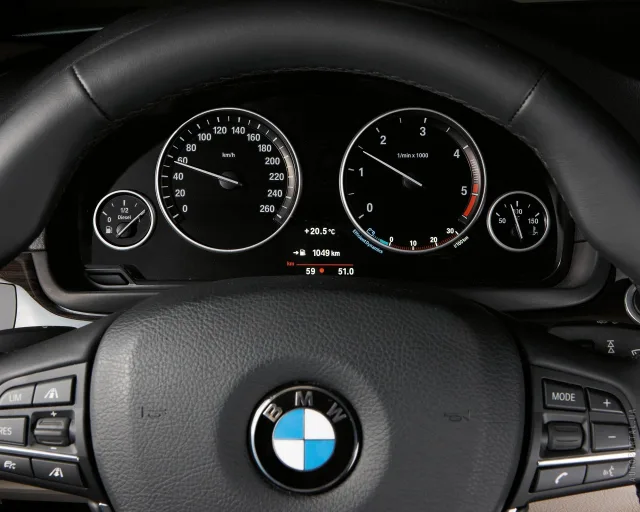 BMW 5 Series F10 sedan — 2