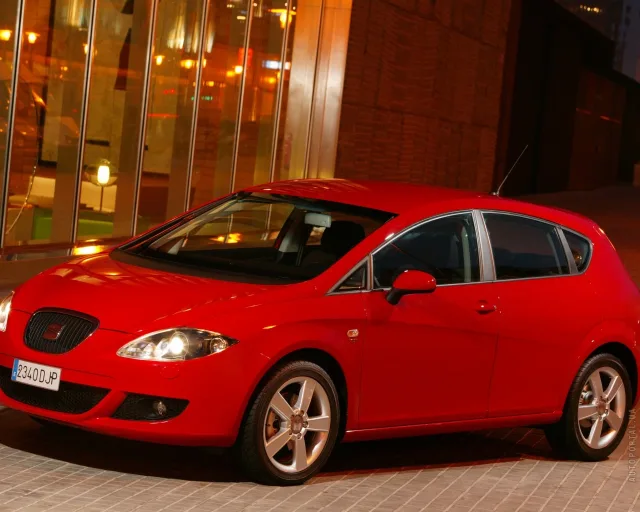 SEAT Leon 2005 hatchback — 16