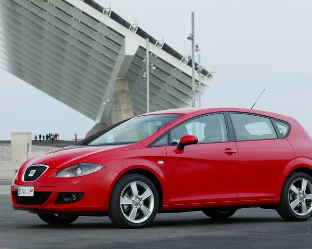 SEAT Leon 2005 hatchback — 24