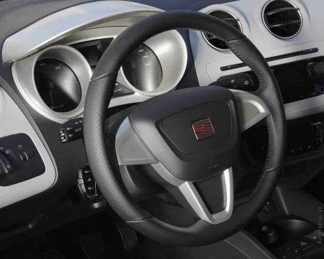 SEAT Ibiza SC 1.4 MT Reference — 8